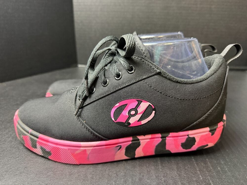 Heelys Pro 20 Skate Shoe Women's Sz 9 Black Pink Camo Roller Shoes